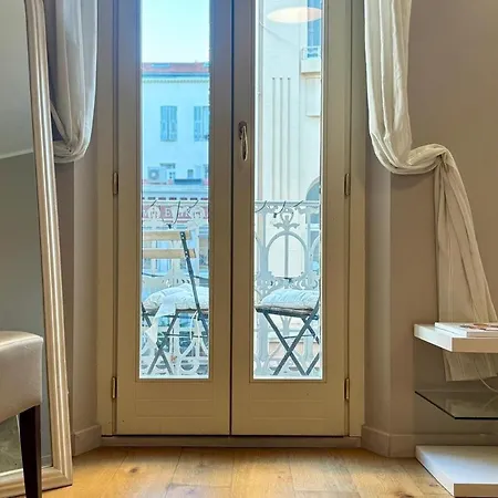 Cozy 1 Bedroom Hypercentre Apartment